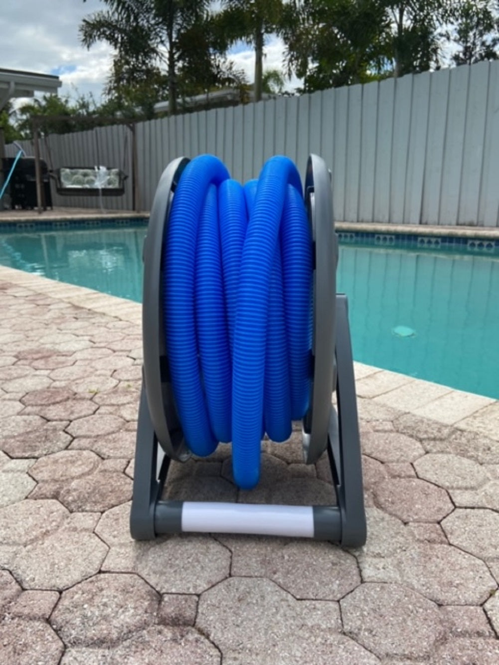 SWIMMING POOL FLEX HOSE REEL W/OUT HOSE