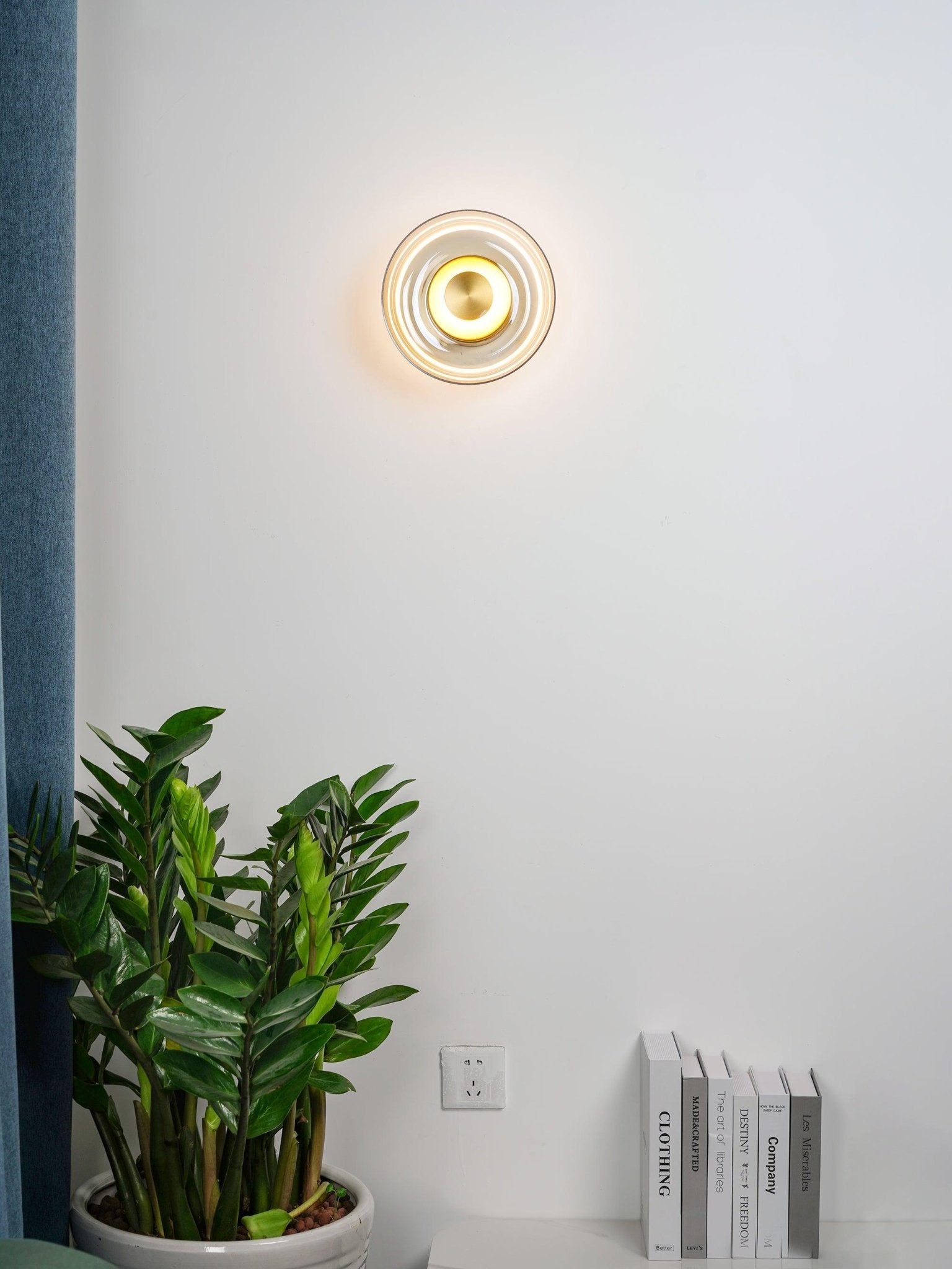 Solara Wall Light