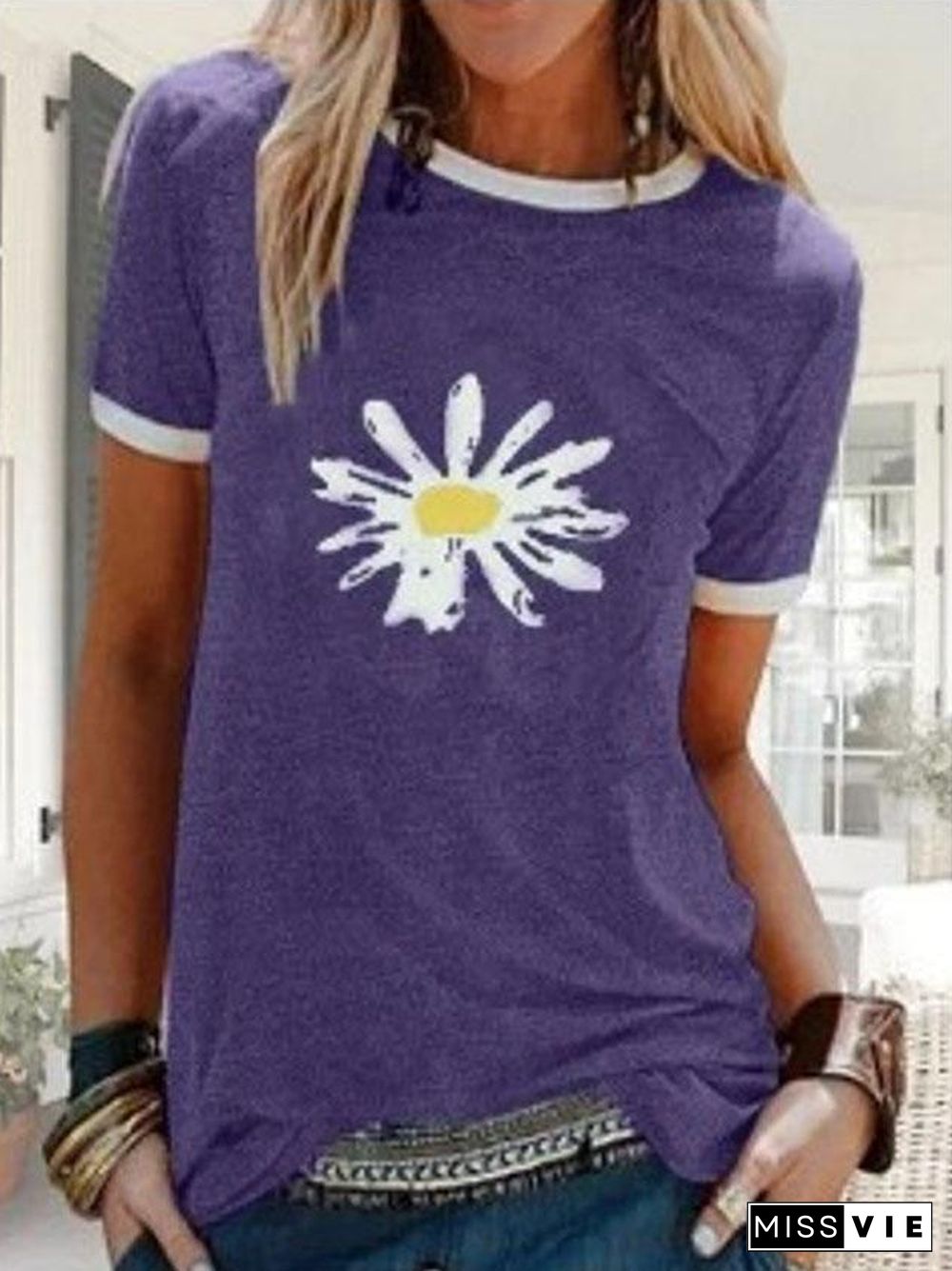 Loose Daily Women Round Neck Daisy T-Shirt