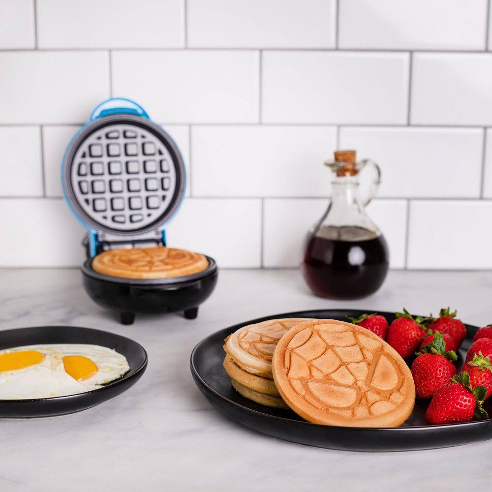 Uncanny Brands Marvel Red and Blue Spider-Man Mini American Waffle Maker WM3-MVC-SMC