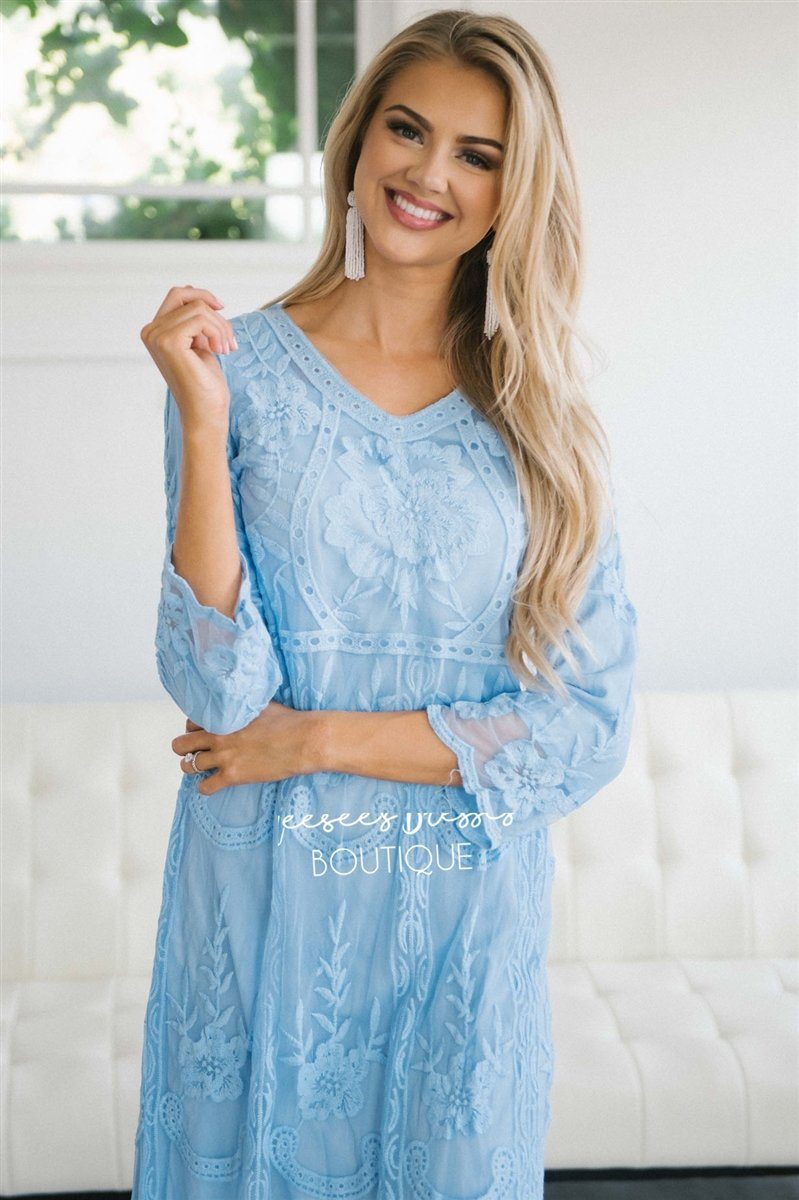 Day Dreamer Lace Dress in Arctic Blue