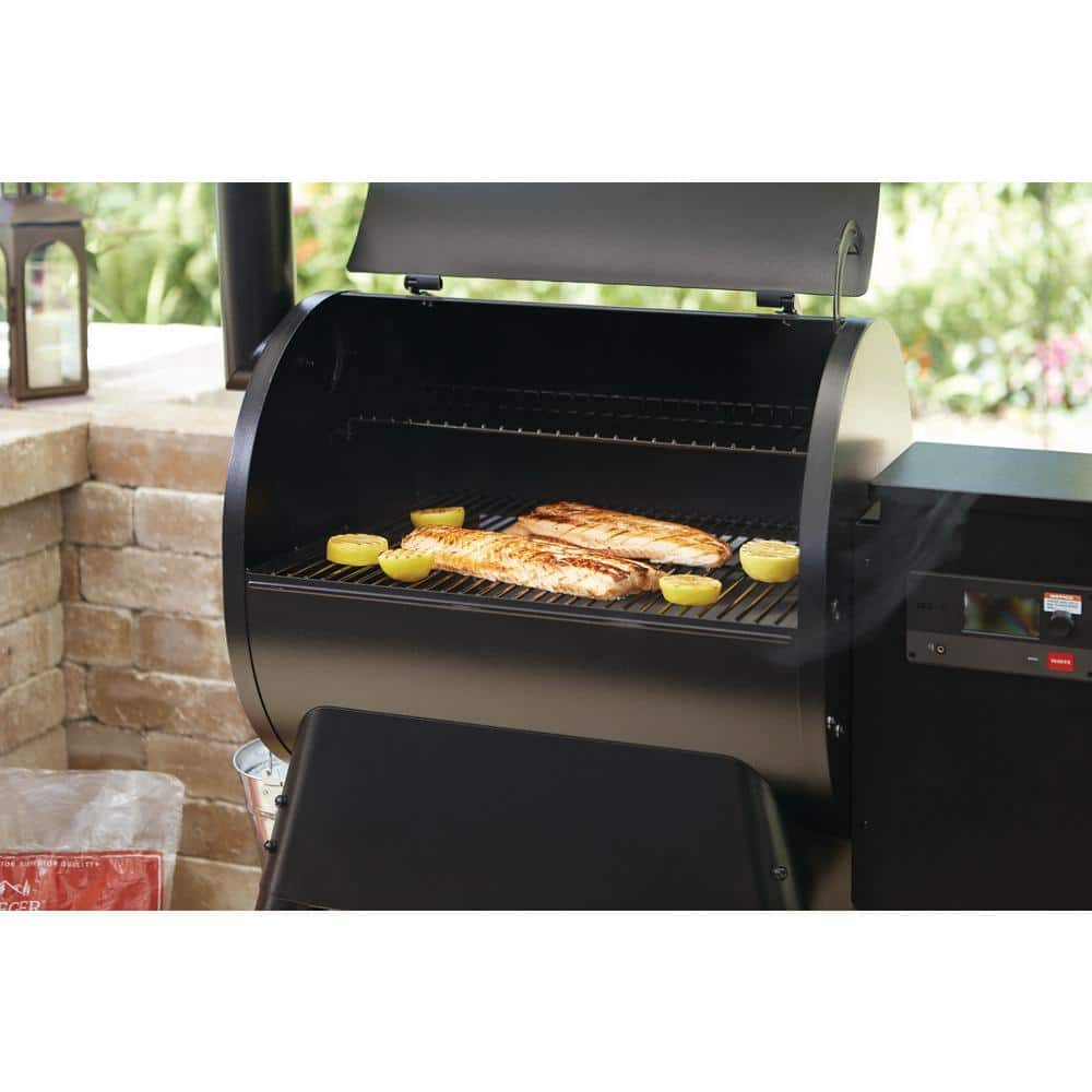 Traeger Pro 575 Wifi Pellet Grill and Smoker in Black TFB57GLE