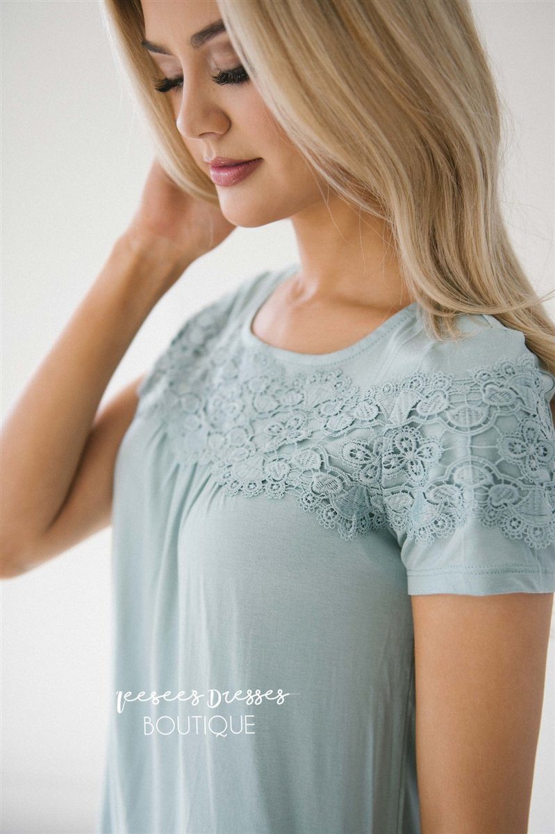 Lace Trim Short Sleeve Top