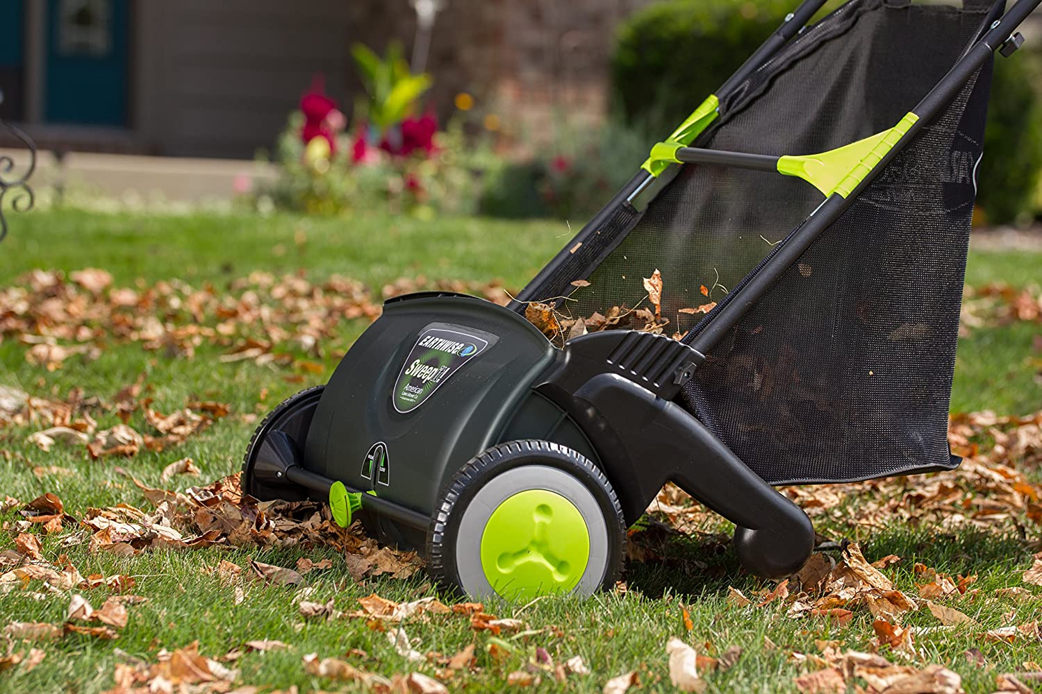 Earthwise LSW70021 21-Inch Leaf and Grass Push Lawn Sweeper， Width， Black