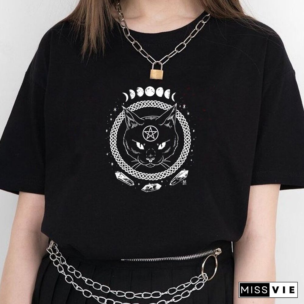 Spooky Crystal Ball Moon Cat Women T Shirts 90s Grunge Fashion Gothic Graphic Tee Pastel Goth Clothes Witch Wicca Saying Tops