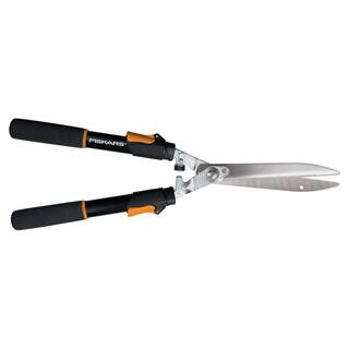 Fiskars 2-Piece Set with 5.5 in. Bypass Pruner and 9 in. Telescoping Hedge Shears 1067031