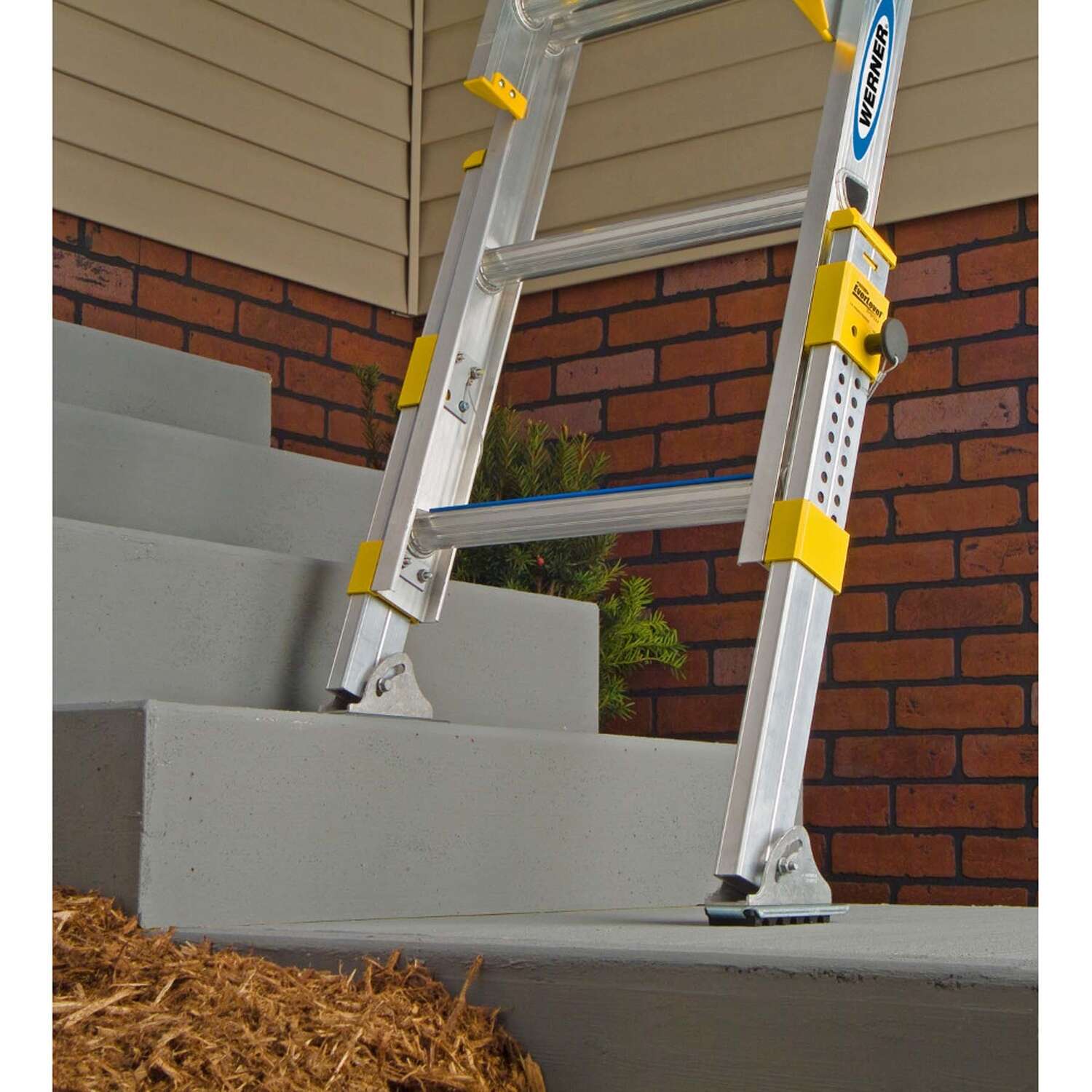 Werner Equalizer 28 ft. H Aluminum Extension Ladder Type II 225 lb. capacity 14-28 ft.