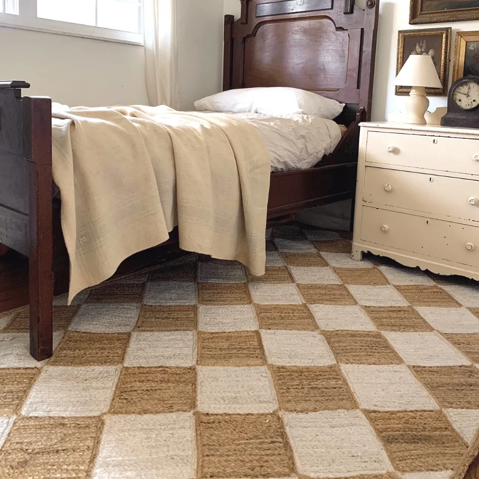 Tranquilran Diamond Checker Jute Rug - Natural and White