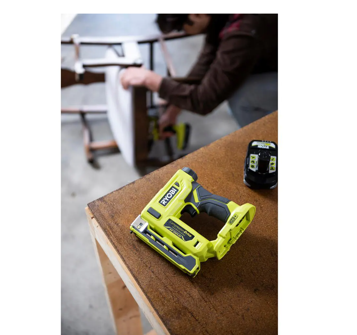 RYOBI P317 ONE+18V Cordless Compression Drive 3/8 in. Crown Stapler (Tool Only)