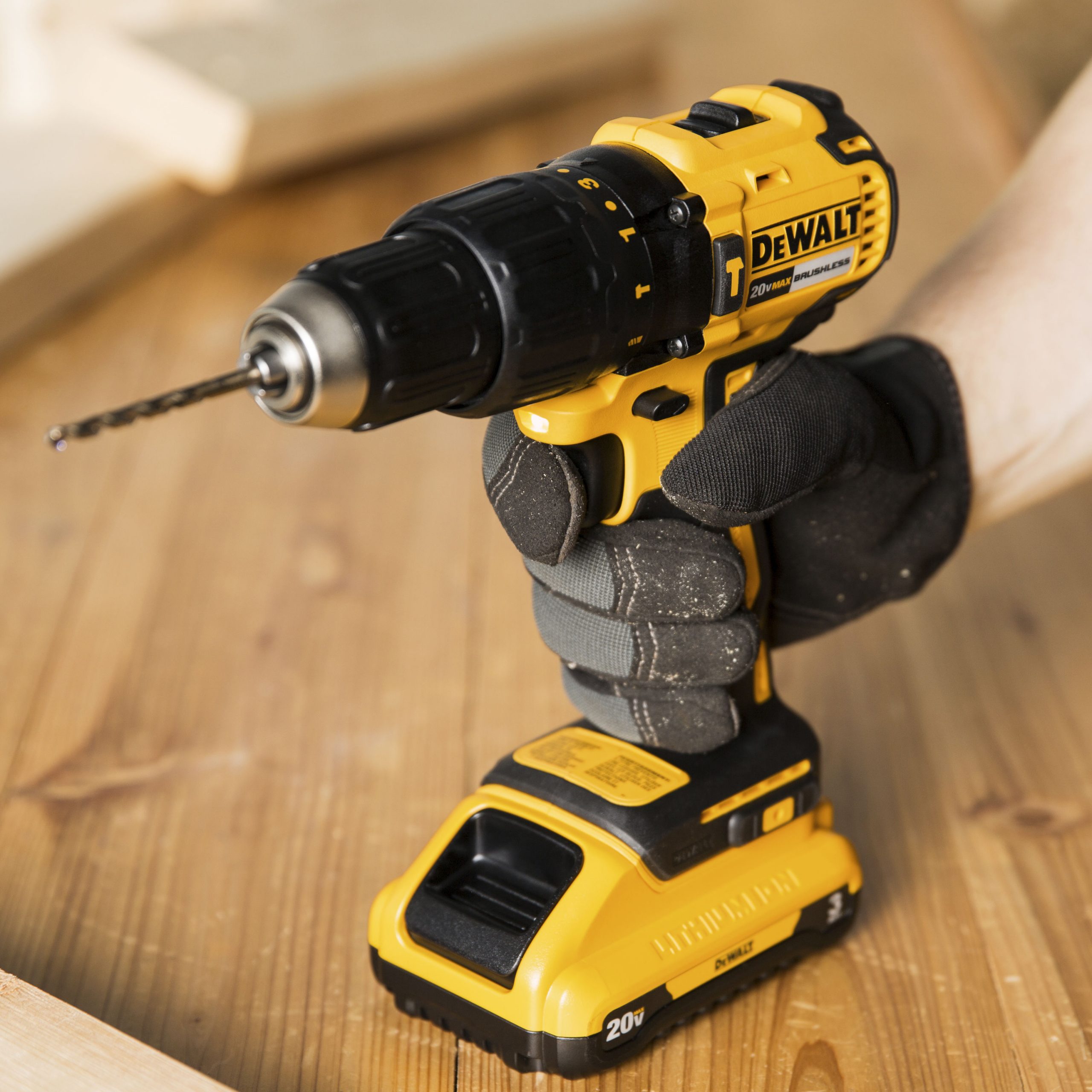 DEWALT DCD778L1 1/2-in 20-volt Max-Amp Variable Speed Brushless Cordless Hammer Drill (1-Battery Included)