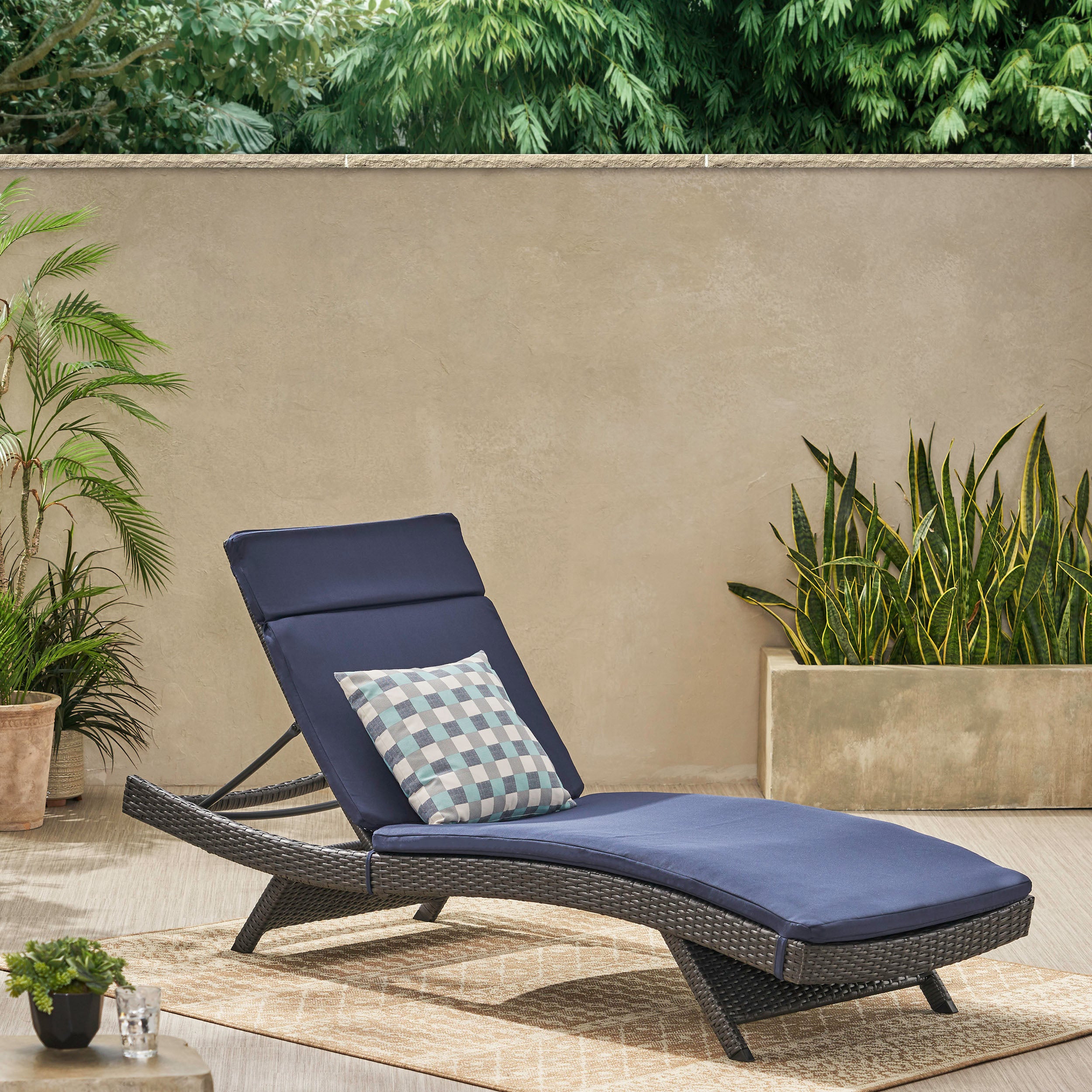 Nassau Outdoor Grey Wicker Adjustable Chaise Lounge with Cushion