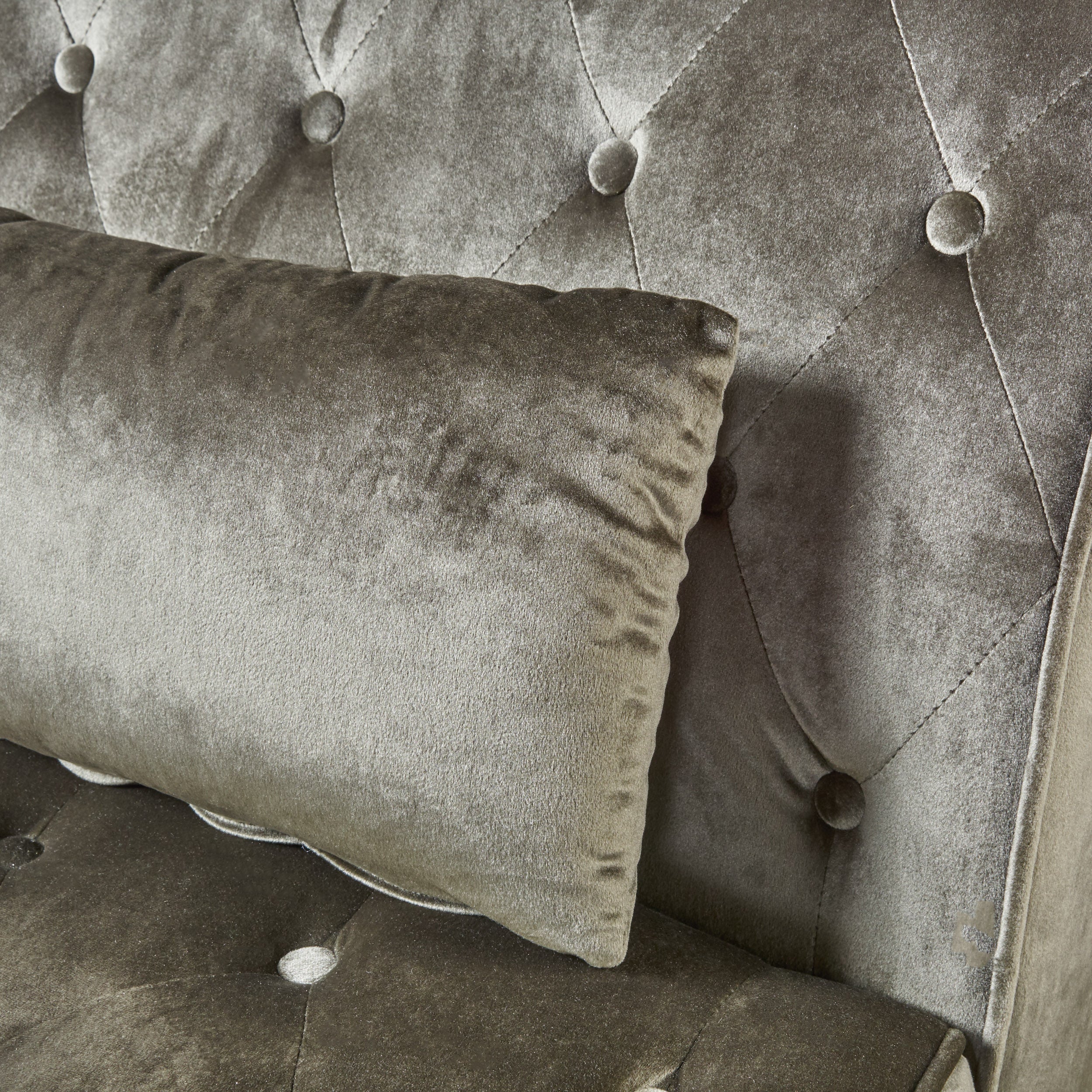 Rafaela Tufted Velvet Chaise Lounge