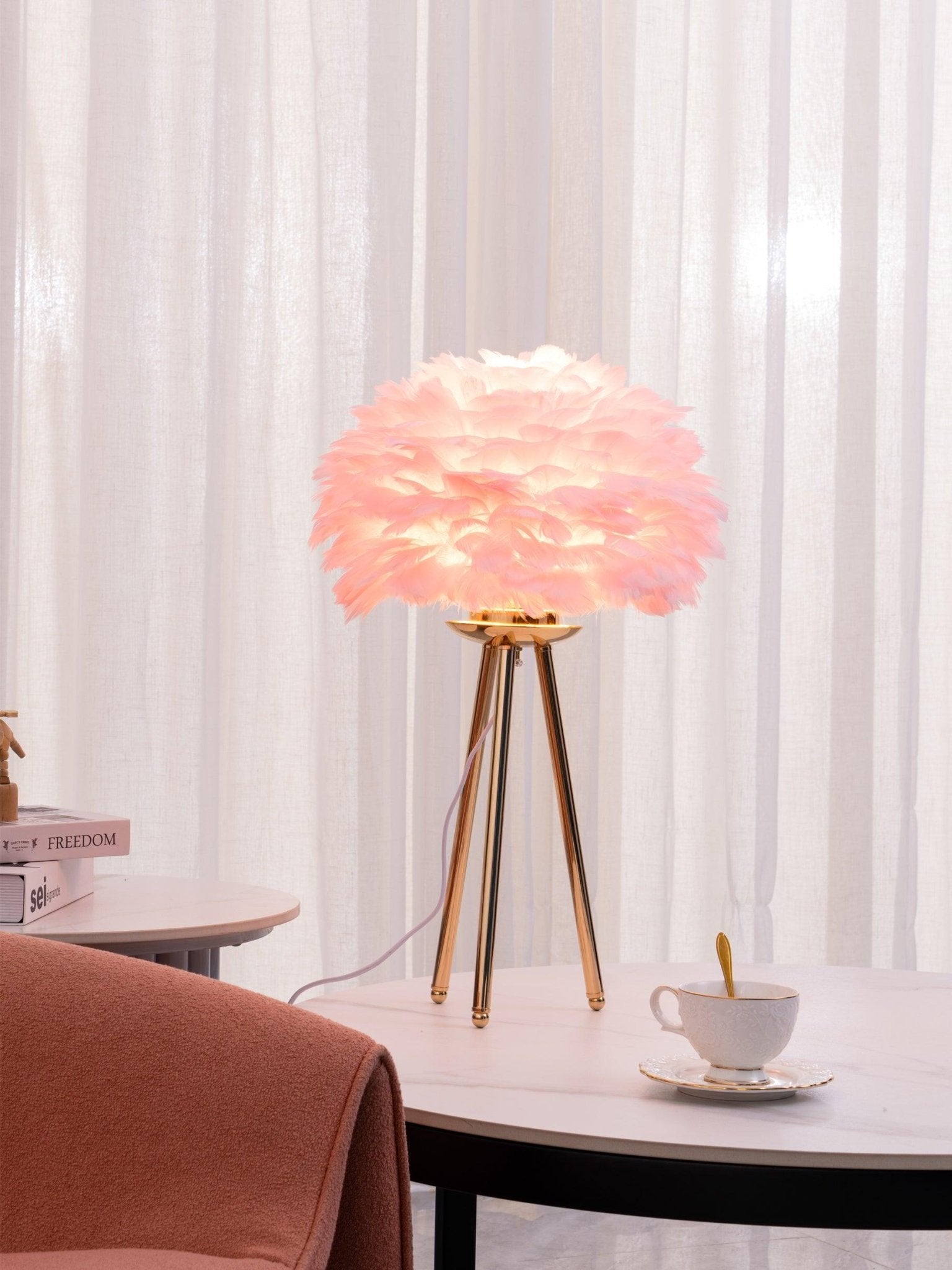 Goose Feather Table Lamp