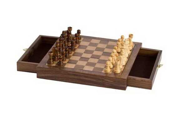 CHH 2140 10 Walnut Magnetic Chess Box