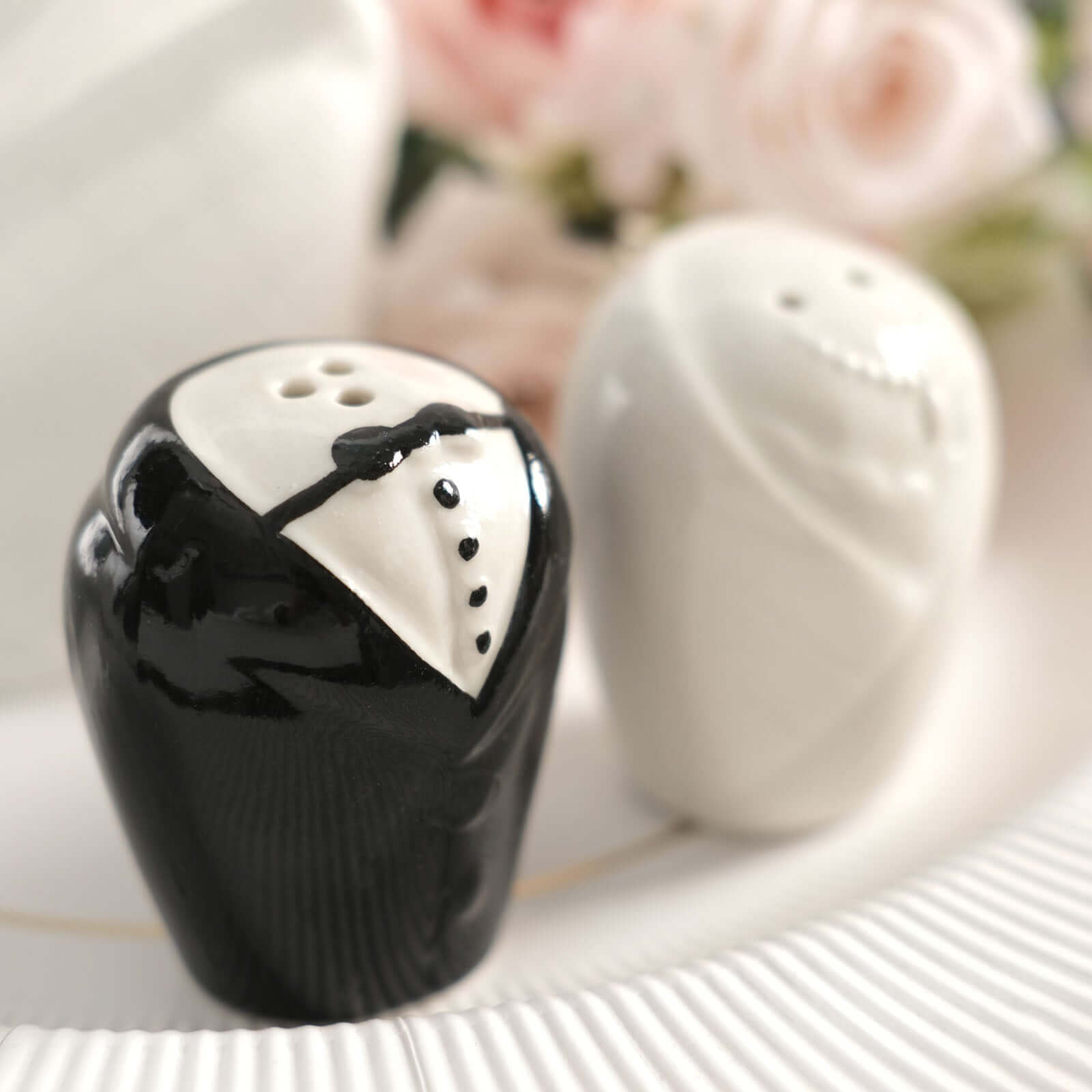 Bride/Groom Ceramic Salt And Pepper Shaker Party Favors Set, Wedding Favors in Pre-Packed Gift Box 2.5