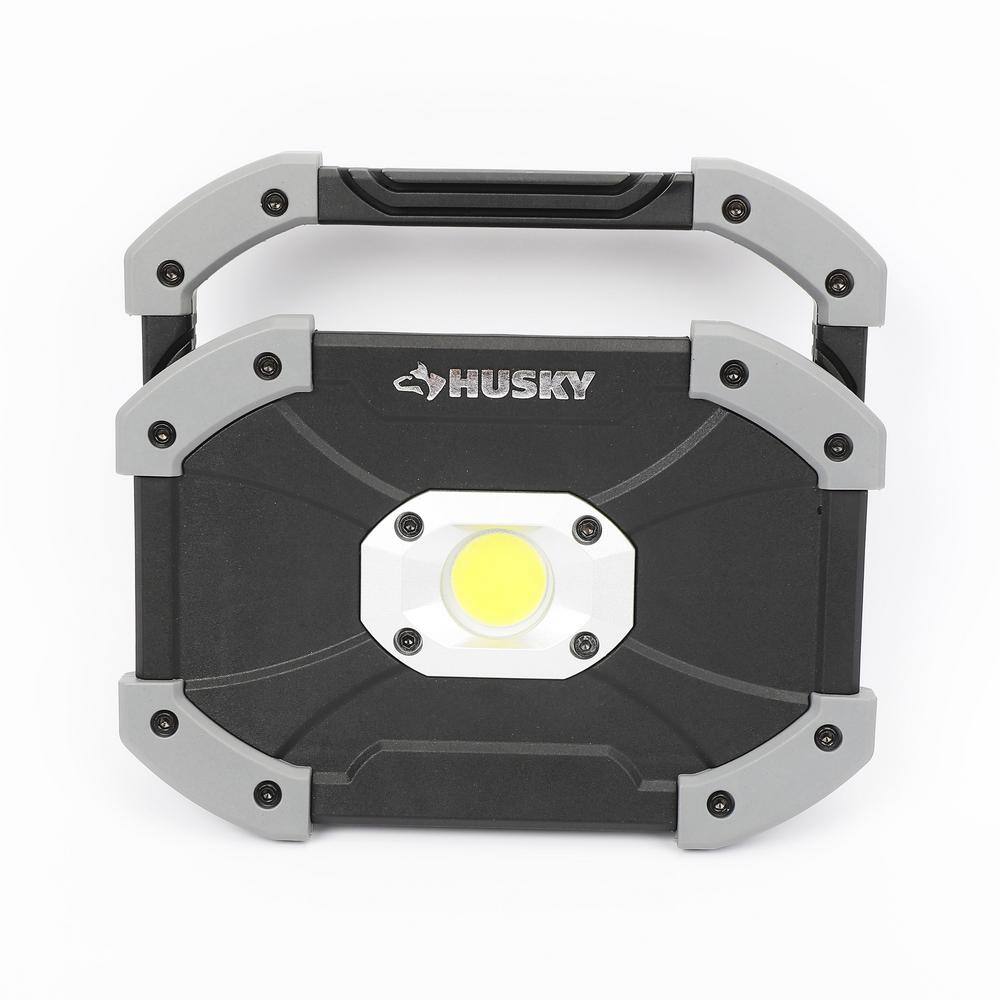 Husky 700 Lumens LED Utility Light 17FL1103