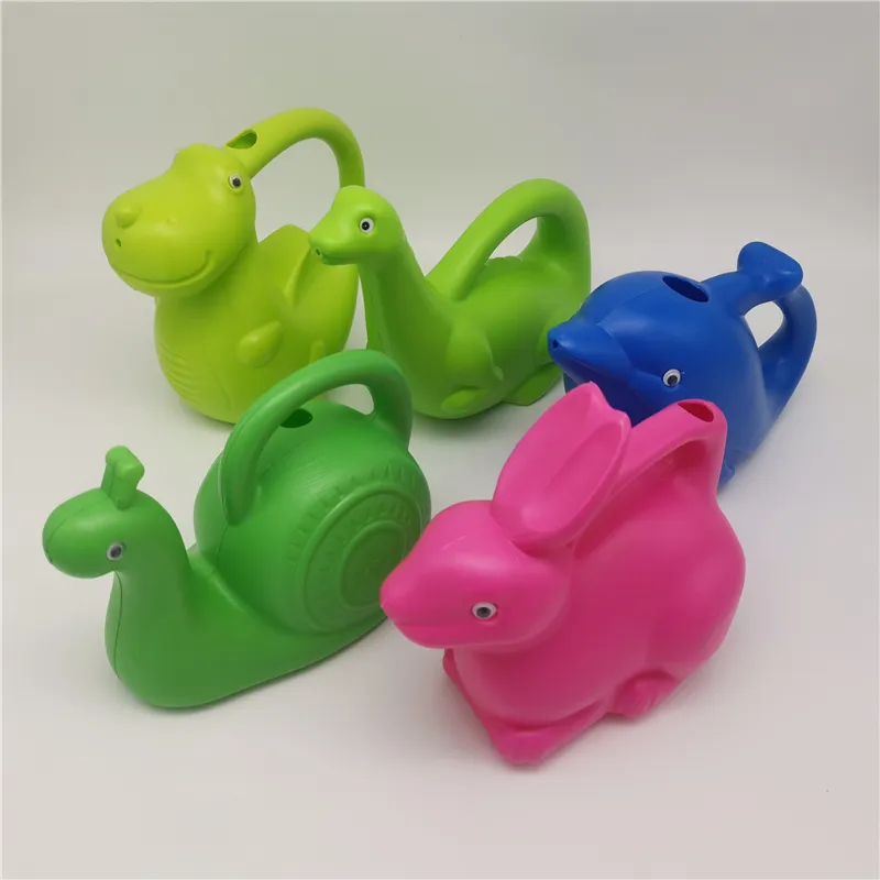 Hot selling likable cartoon snail kids animal watering can mini watering bottle garden beach tool set