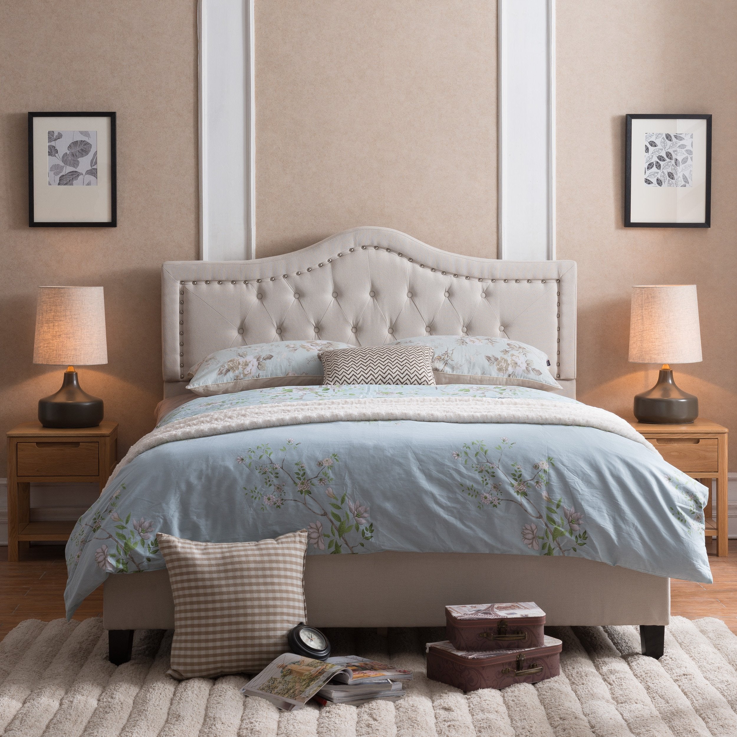 Dante Contemporary Upholstered Queen Bed Set with Nailhead Trim