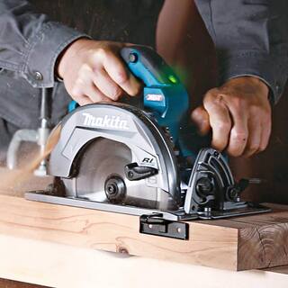 Makita 40V Max XGT Brushless Cordless 7-14 in. Circular Saw AWS Capable (Tool Only) GSH01Z