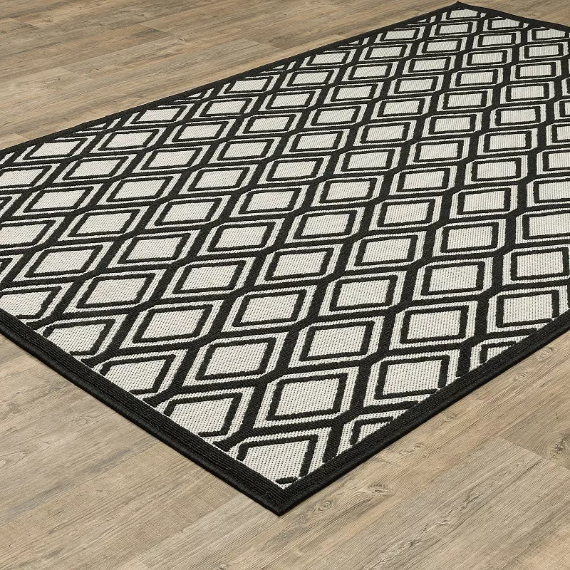 StyleHaven Trevor Distressed Medallion Indoor Outdoor Rug