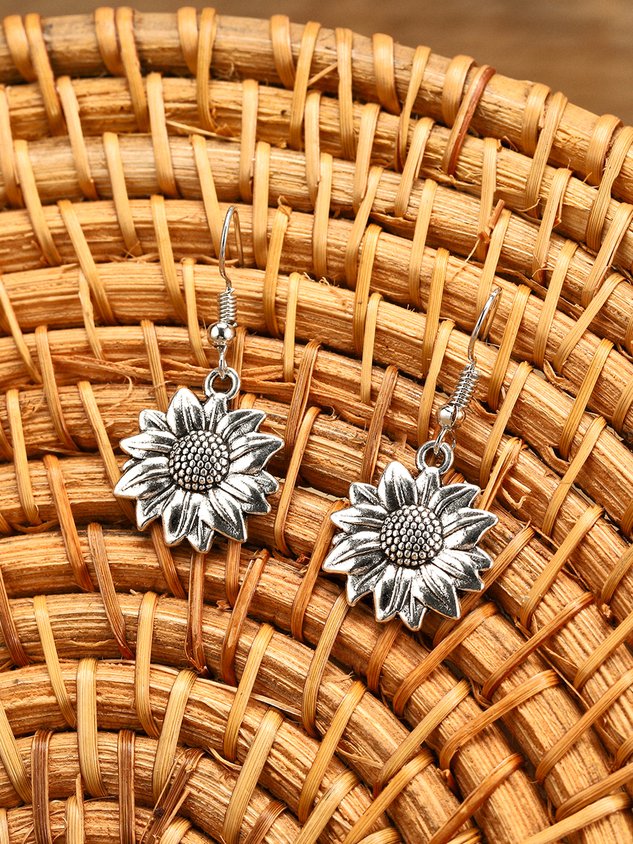 Casual Vintage Sunflower Pendant Necklace