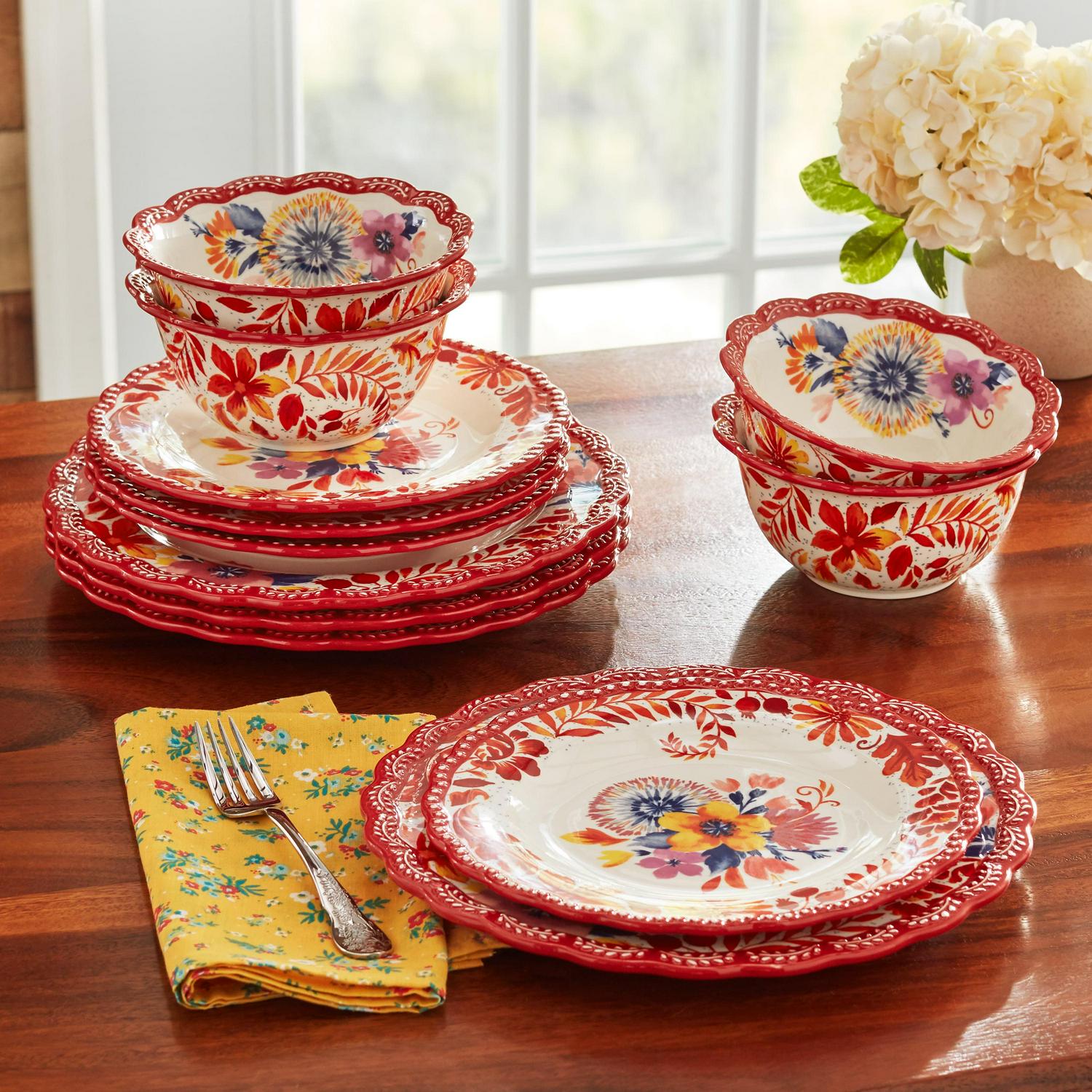 The Pioneer Woman Woodland Whimsy 12-Piece Stoneware Dinnerware Set， Red