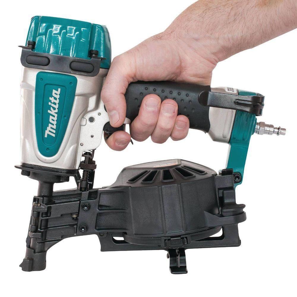 Makita 1-34 in. 15 Roofing Coil Nailer AN453