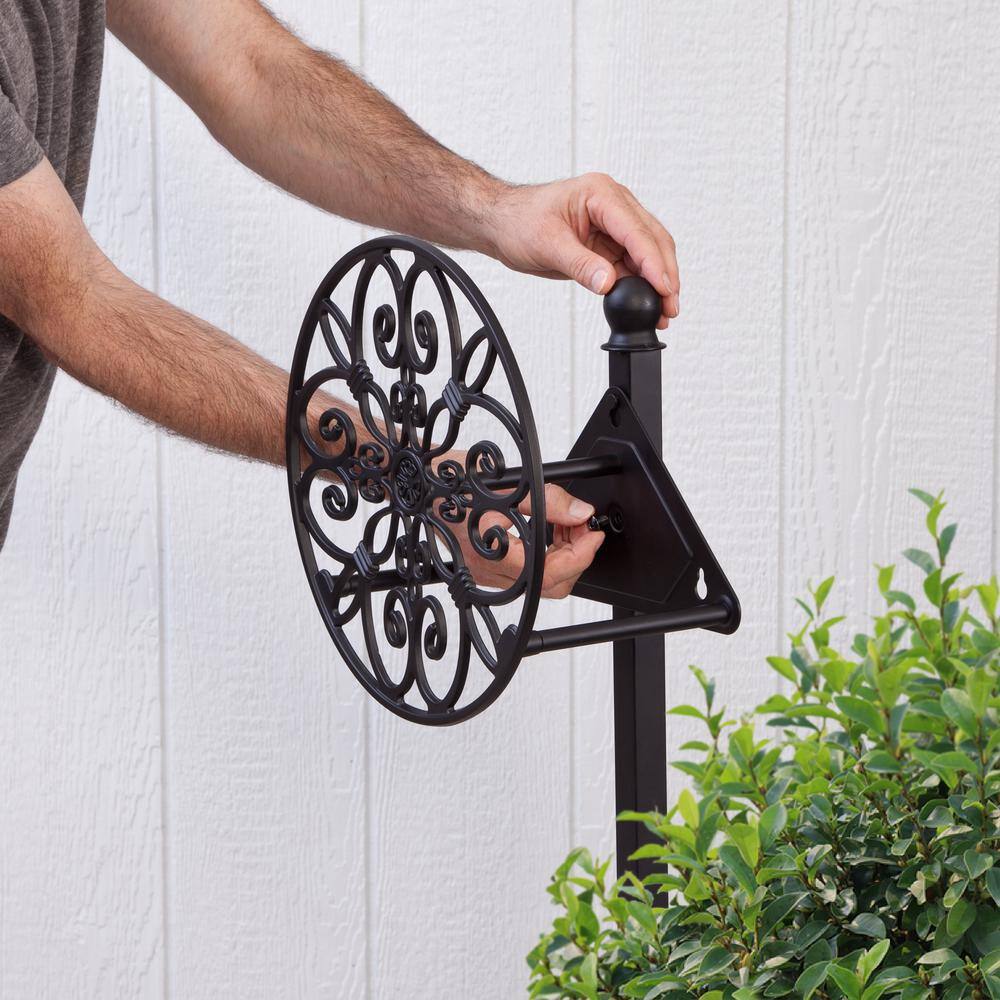 LIBERTY GARDEN Americana 125 ft. Round Decorative Water Hose Holder Hanger 674