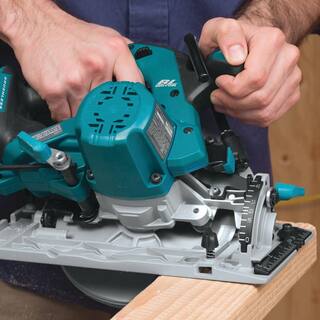 Makita 18V 5.0Ah LXT Lithium-Ion Brushless Cordless 6-12 in. Circular Saw Kit XSH03T