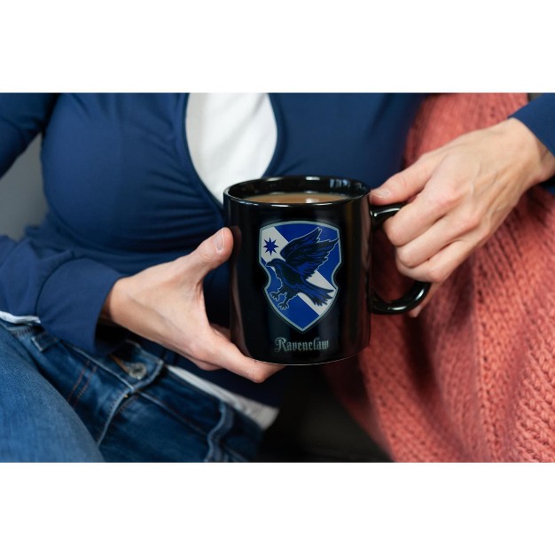 Underground Toys Harry Potter Ravenclaw 20oz Heat Reveal Ceramic Coffee Mug Color Changing Cup