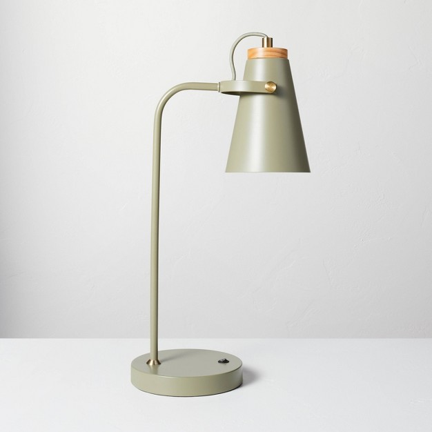 Metal Task Lamp With Usb Port With Magnolia