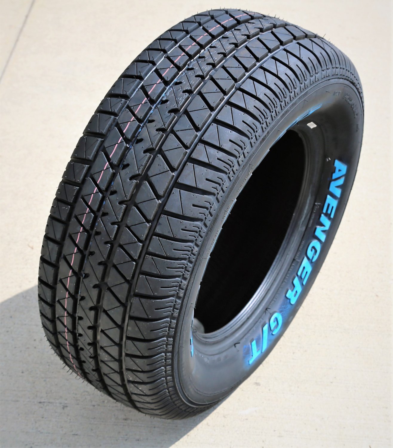 Tire Mastercraft Avenger G/T 225/70R14 98T All Season