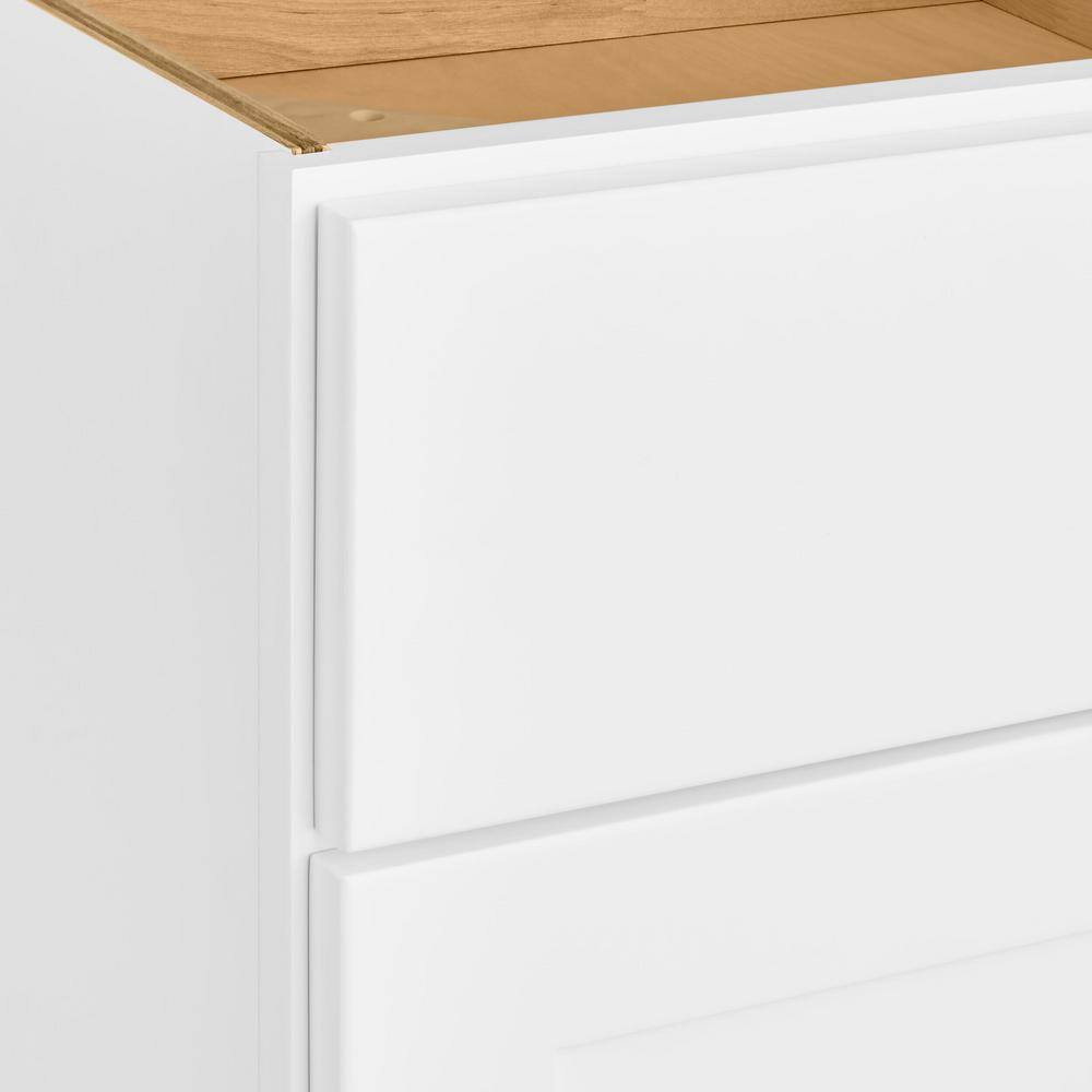 Hampton Bay Avondale Shaker Alpine White Ready to Assemble Plywood 24 in Base Kitchen Cabinet (24 in W x 34.5 in H x 24 in D) B24