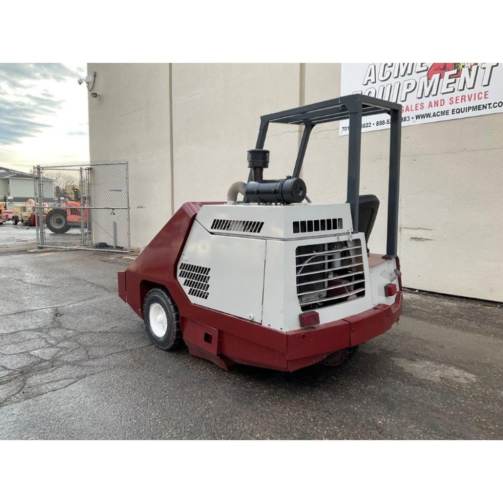 PowerBoss SW9XR Armadillo Floor Sweeper Ride On Gas 2005 Used ;