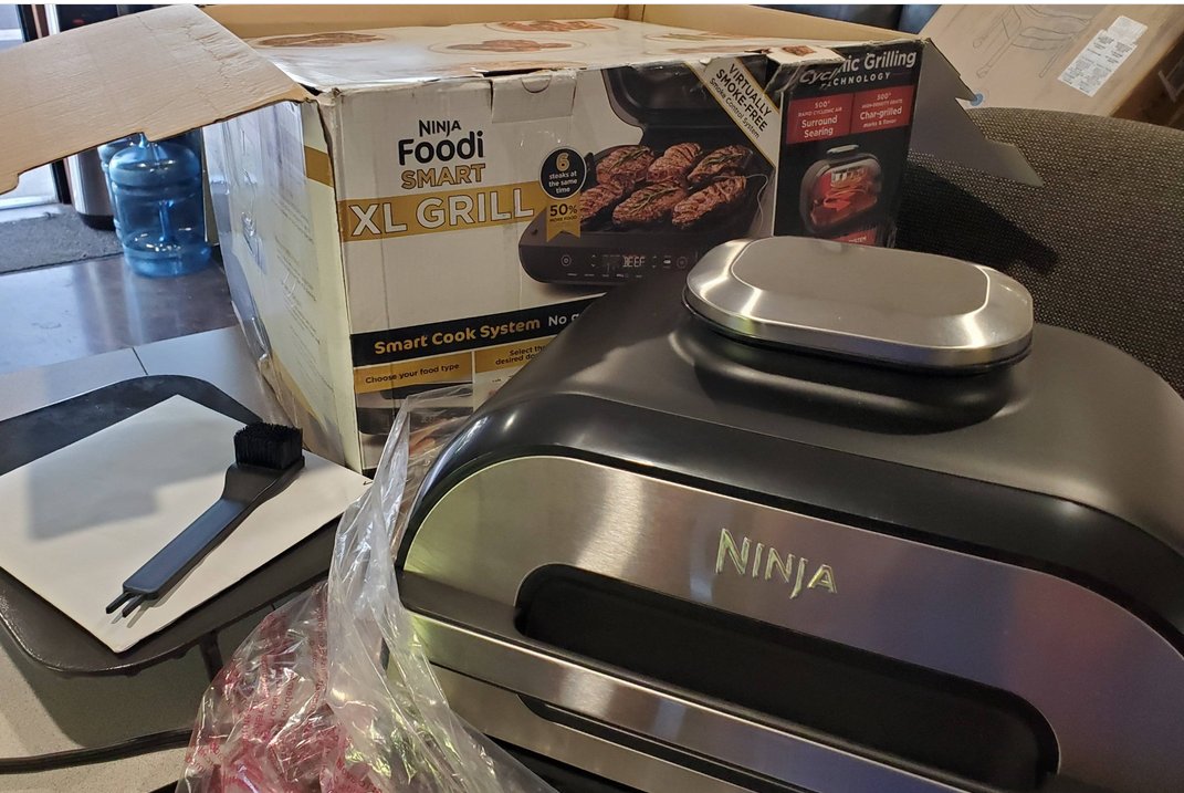 Ninja FG551 Foodi Smart XL 6-in-1 Indoor Grill with 4-Quart Air Fryer