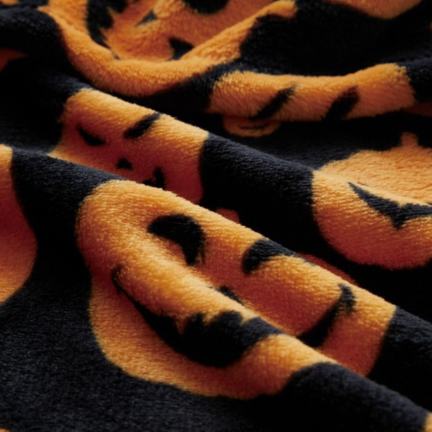 Kate Aurora Autumn Living Halloween Jack o x27 lantern Pumpkins Orange amp Black Ultra Plush Throw Blanket