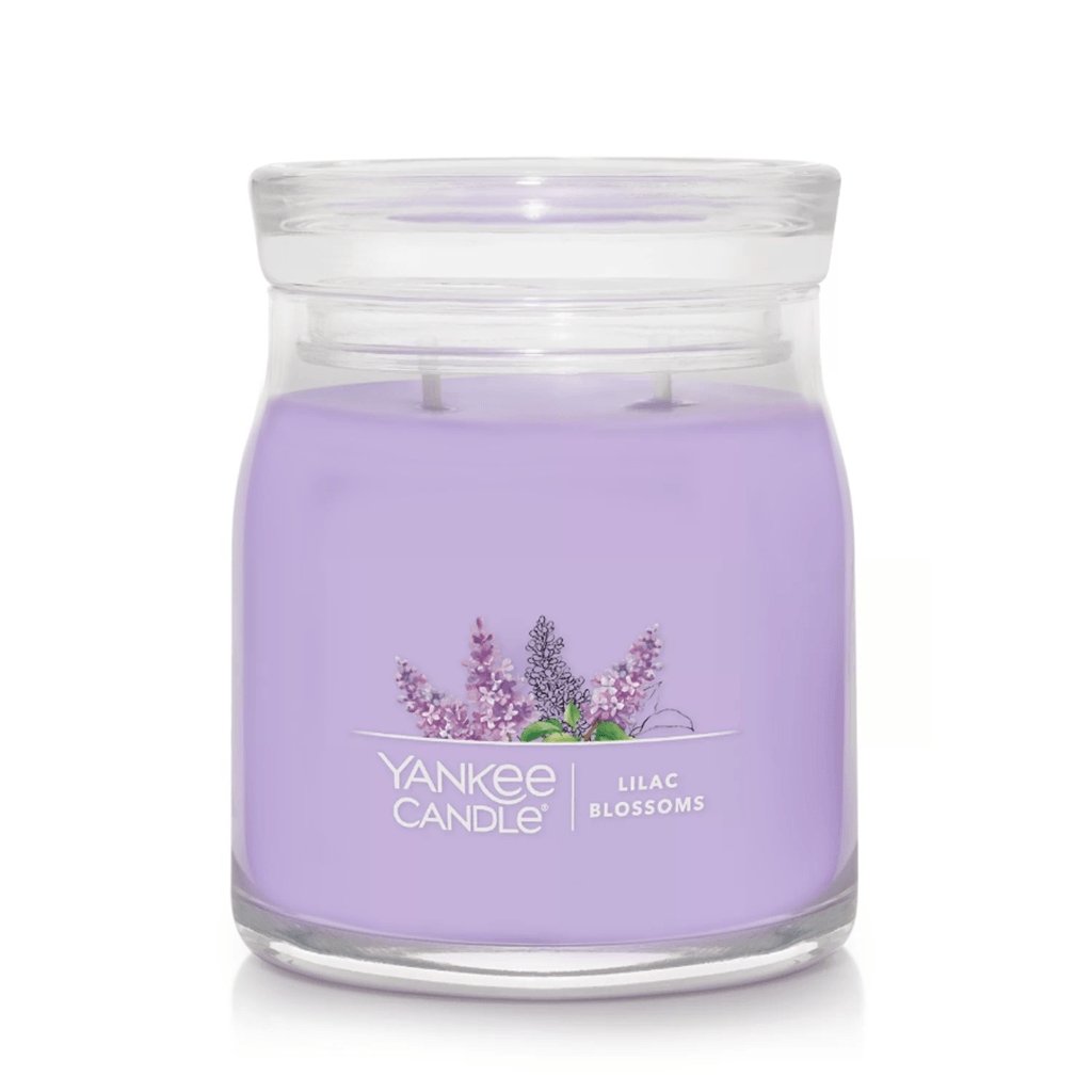 Yankee Candle  Signature Medium Jar Candle in Lilac Blossoms