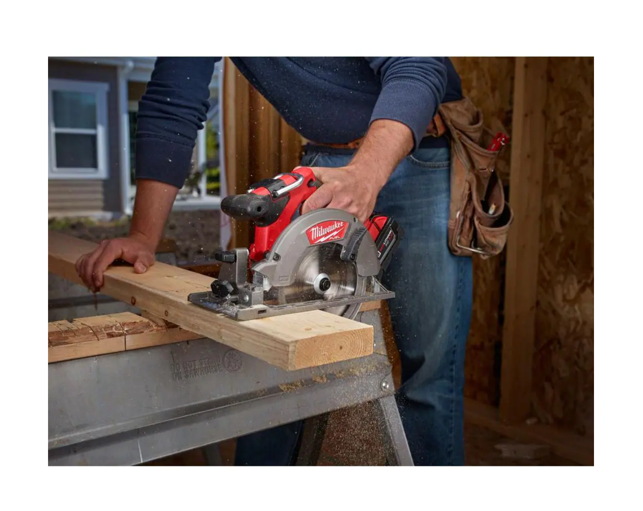 Milwaukee 2730-20-48-11-1850 M18 FUEL 18-Volt Lithium-Ion Brushless Cordless 6-1/2 in. Circular Saw W/ M18 5.0 Ah Battery