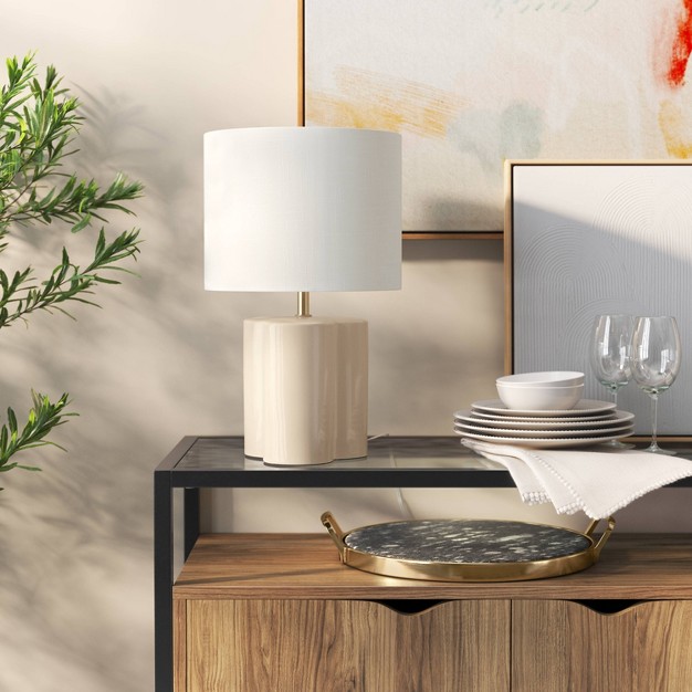 Modern Clover Table Lamp Cream