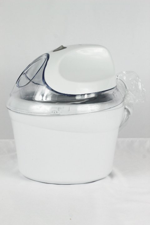 Kitchen Living White Electric Sorbet Frozen Yogurt and Ice Cream Maker 1 Quart