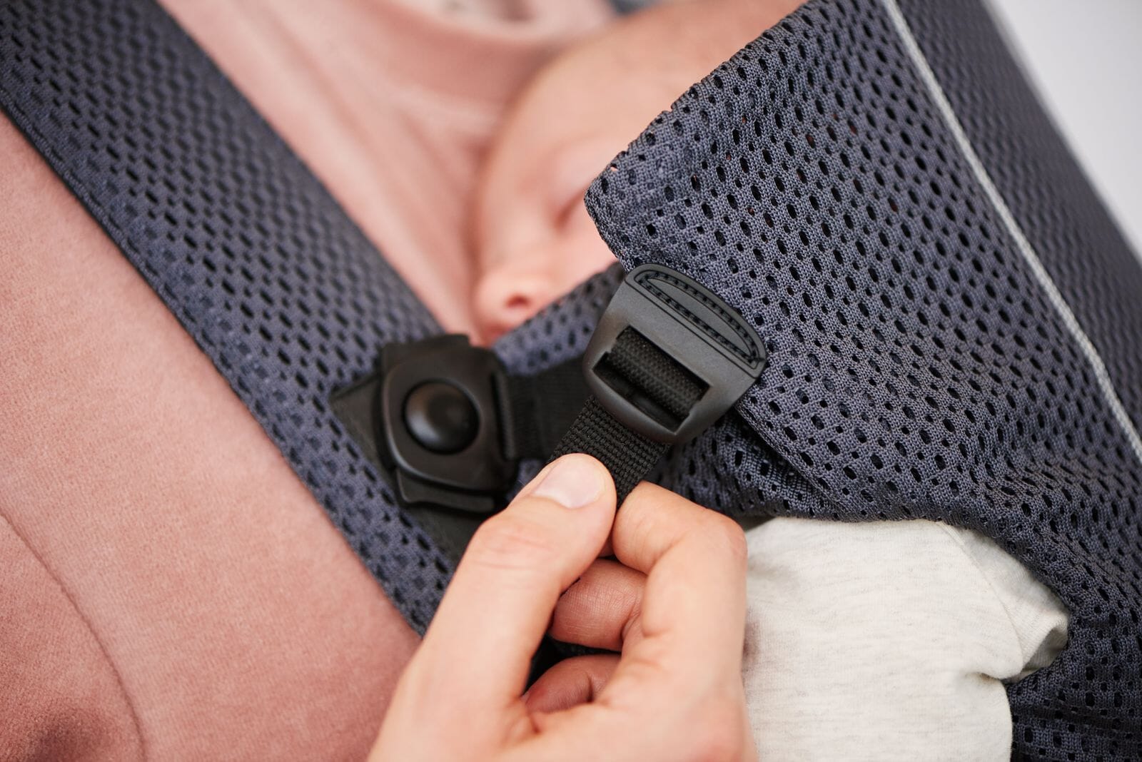 babybjorn-baby-carrier-mini-3d-mesh