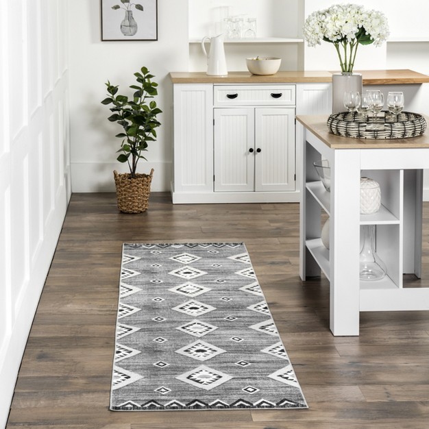 Nuloom Arie Diamond Machine Washable Area Rug