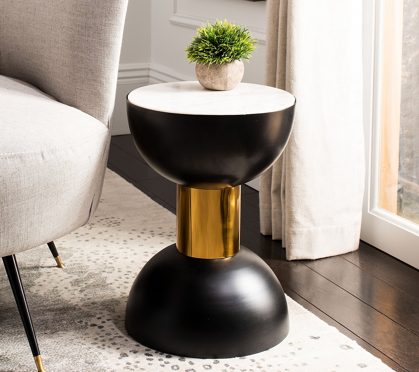 Safavieh Zephyr Round Accent Table