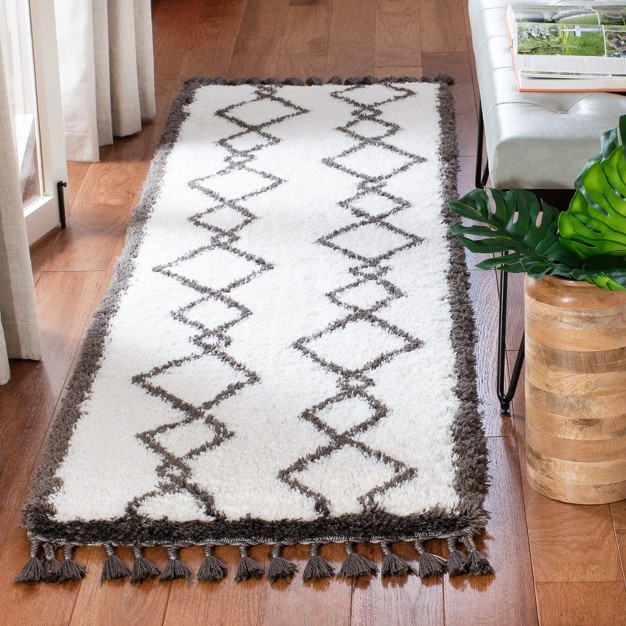 Carmella Shag Crm224 Power Loomed Area Rug Safavieh