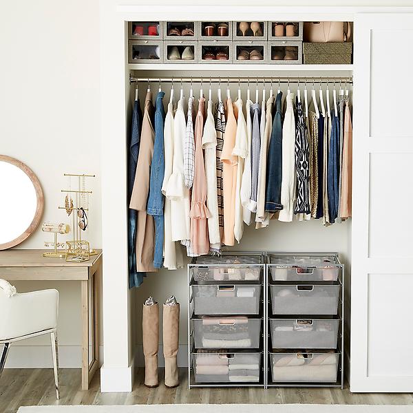 Womenx27s Small Closet with Drawers