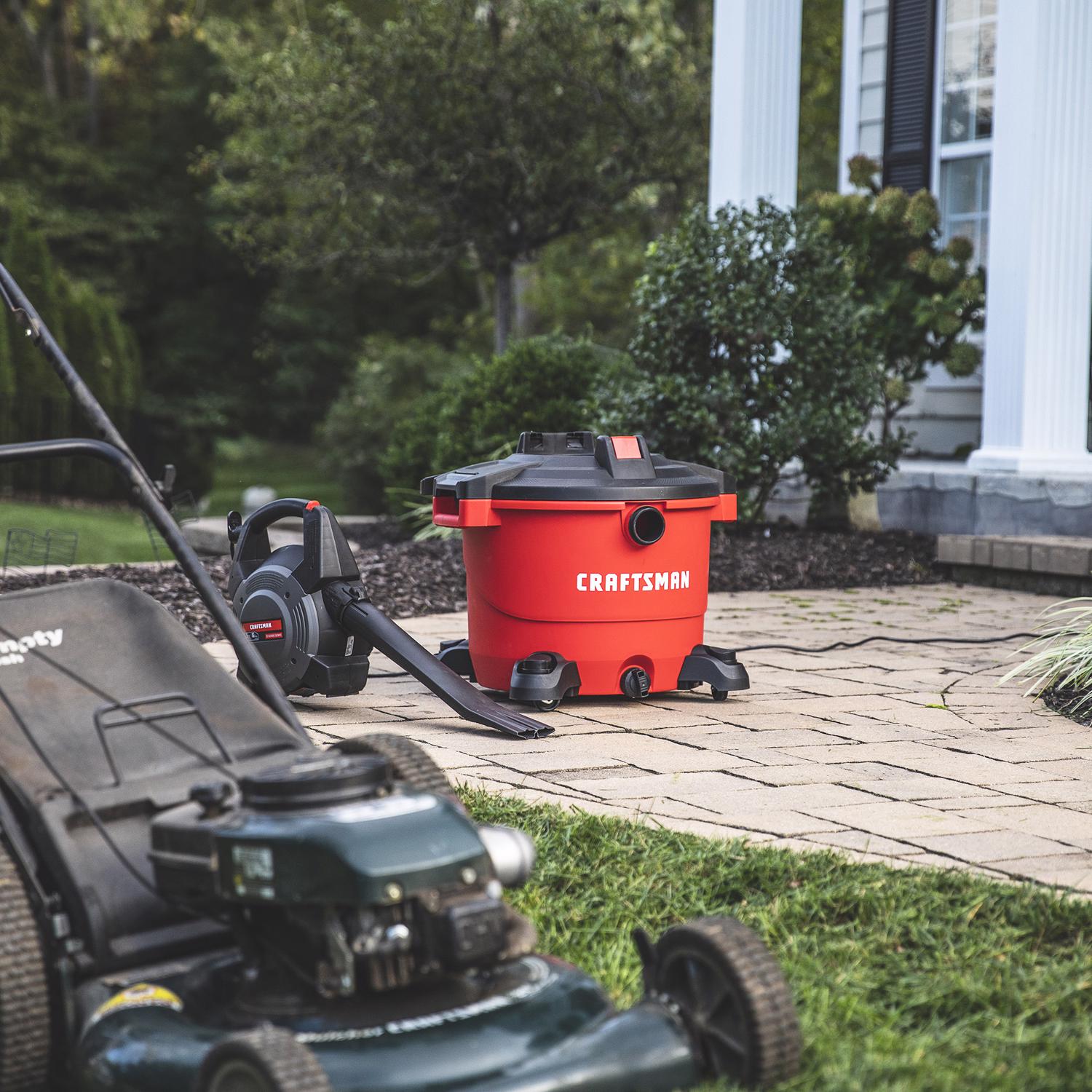 Craftsman 16 gal Corded Wet/Dry Vacuum with Blower 12 amps 120 V 6.5 HP