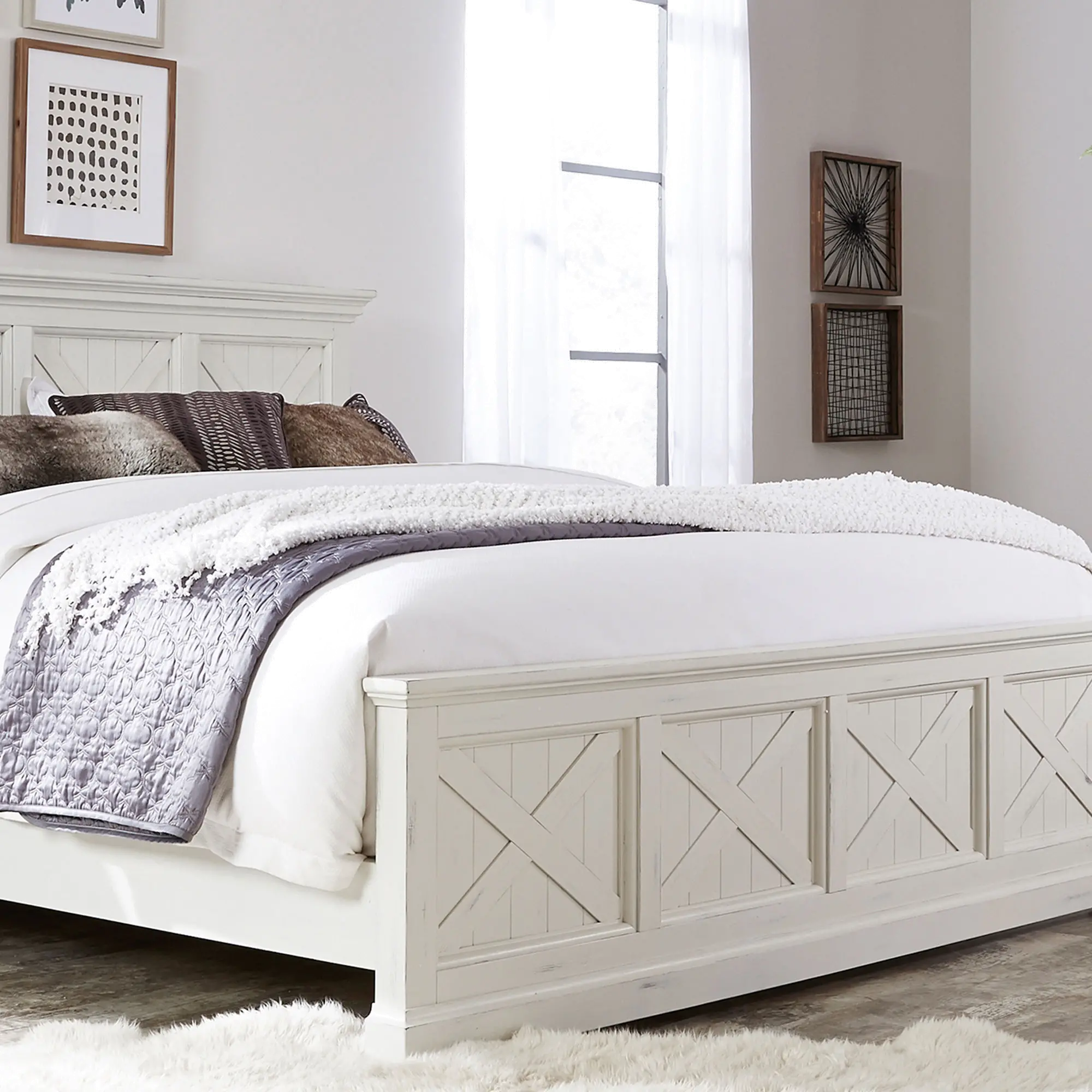 Seaside Lodge Off-White King Bed