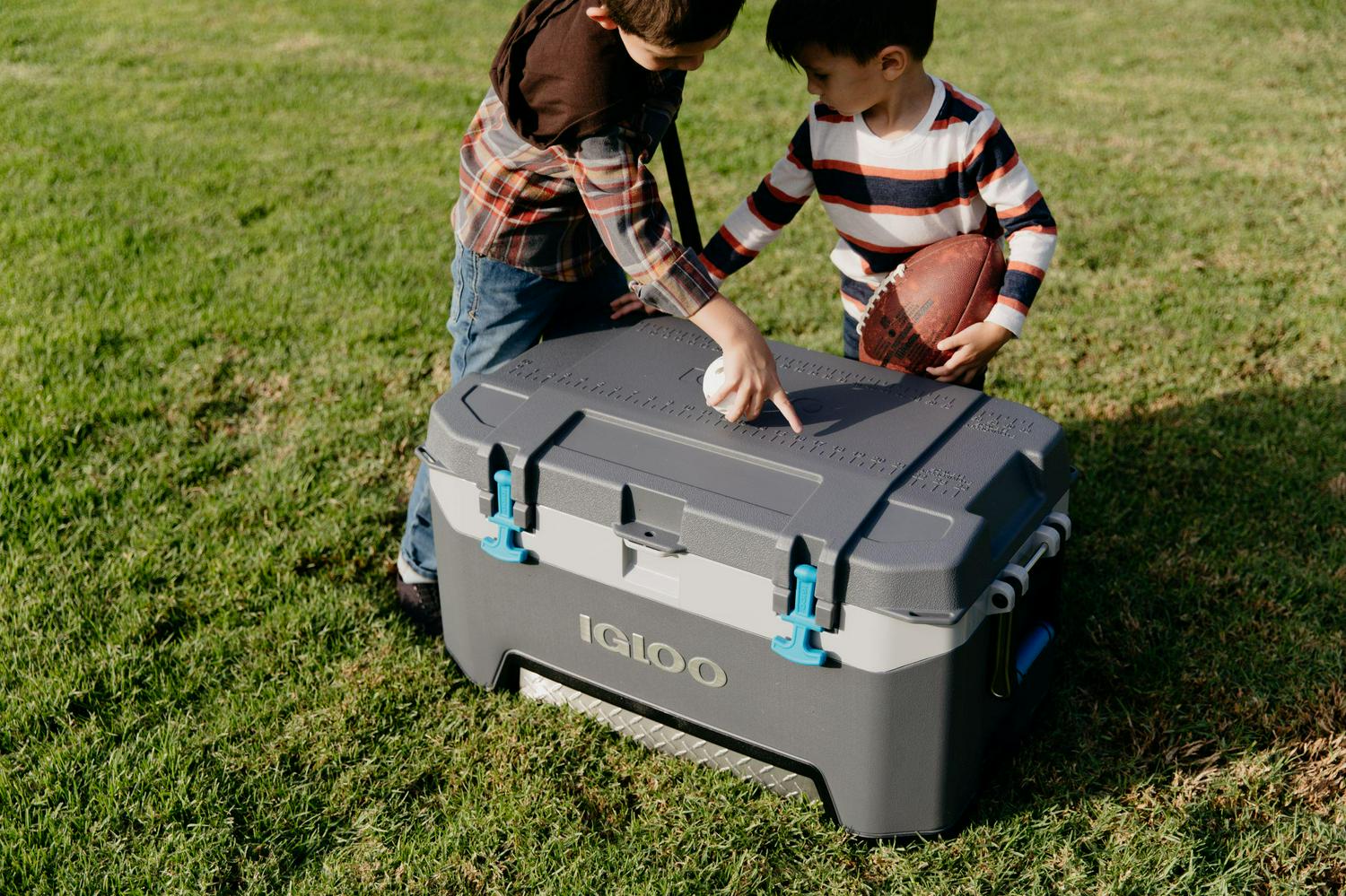 Igloo 72 qt BMX Hard Sided Cooler Gray and Blue  Crowdfused