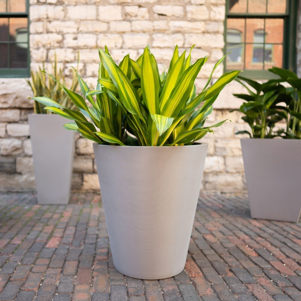 Curve 30'' GROOVED Planter