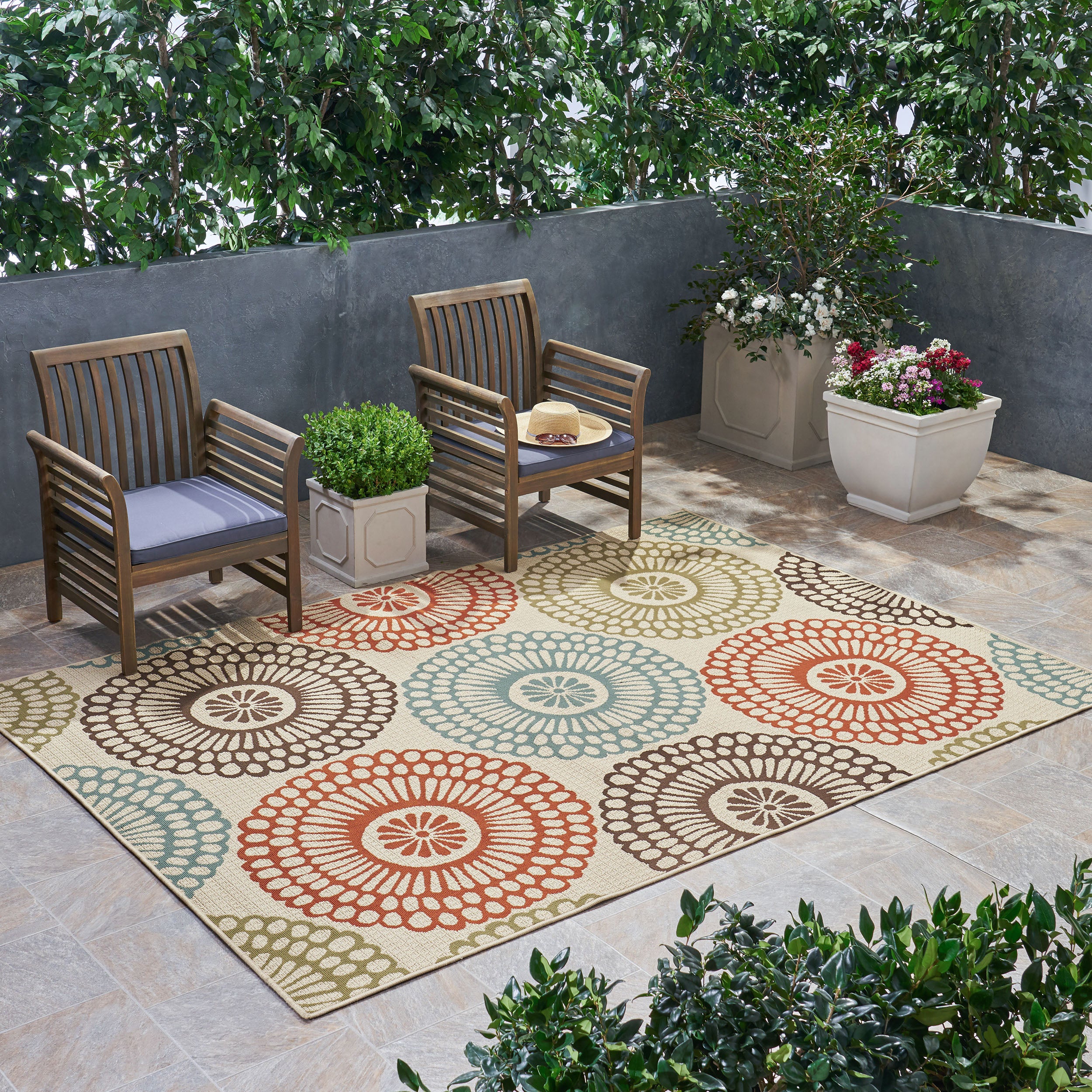 Sayveon Outdoor Medallion Area Rug